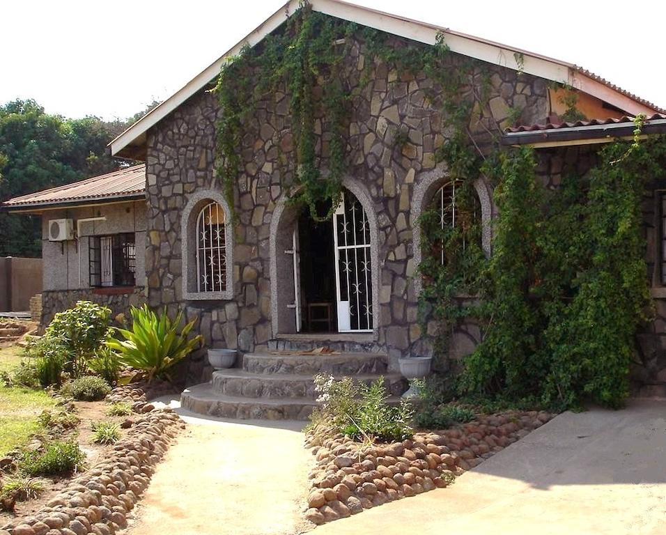 The Stone Guest House Livingstone Dış mekan fotoğraf